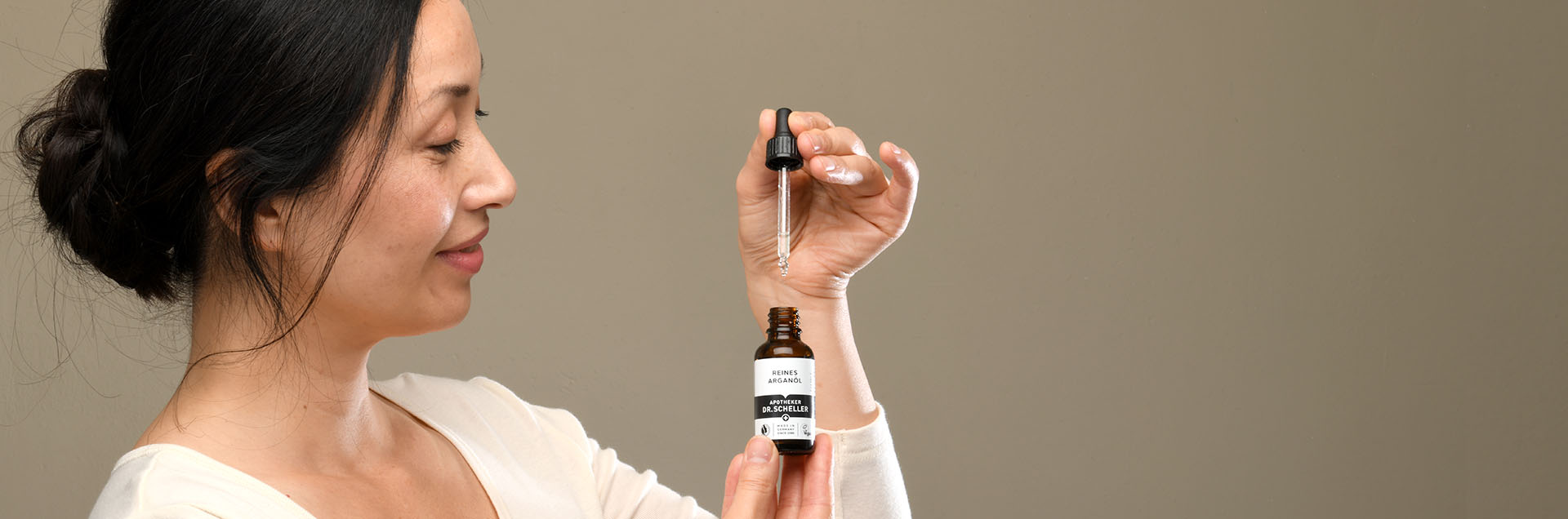 Dr. Scheller model with argan oil
